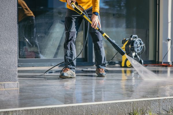 Cost of Concrete Cleaning in Oconomowoc
