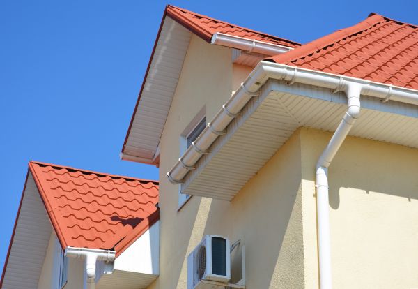 Cost of Fascia Cleaning in Oconomowoc