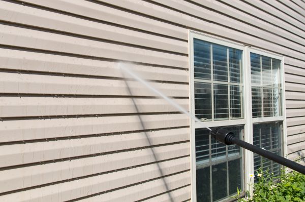 Cost of Pressure Washing in Oconomowoc