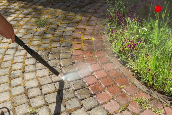Cost of Walkway Cleaning Service in Oconomowoc