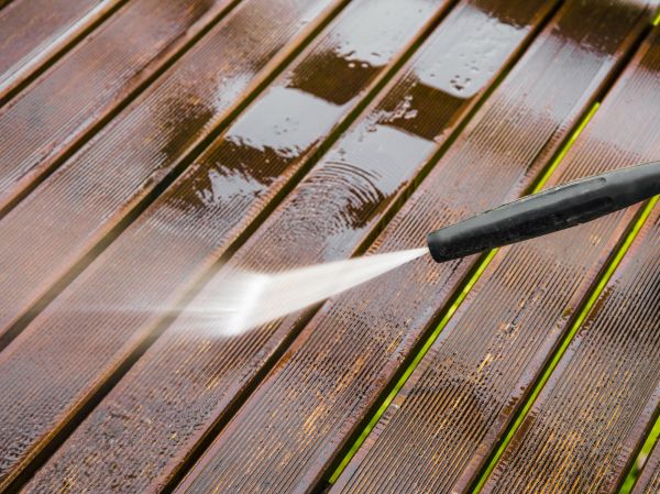 Cost of Deck Pressure Washing in Oconomowoc
