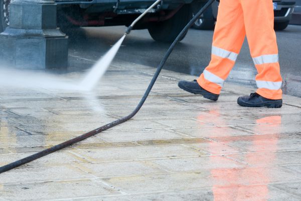 Cost of Concrete Jet Washing in Oconomowoc