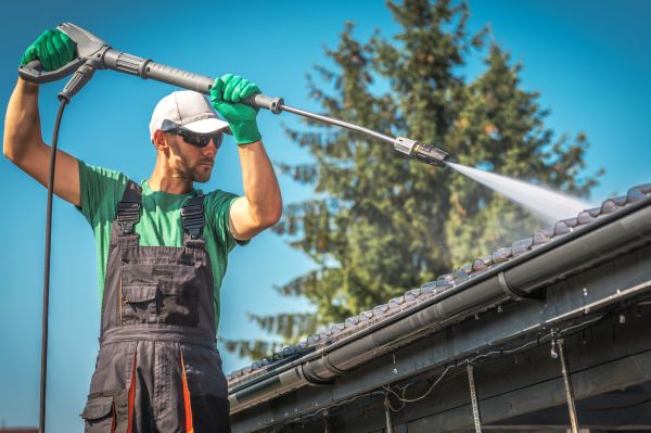 Cost of Gutter Washing in Oconomowoc