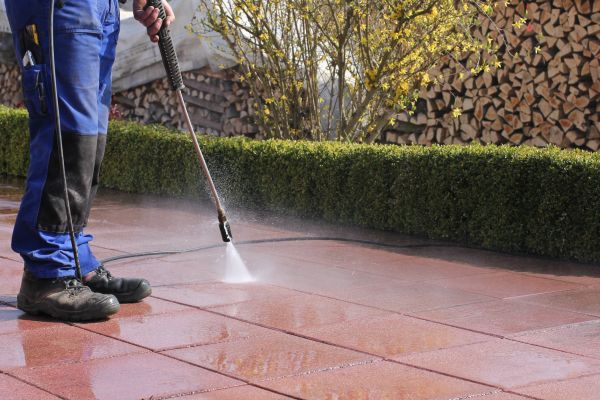 Cost of Driveway Pavers Cleaning in Oconomowoc