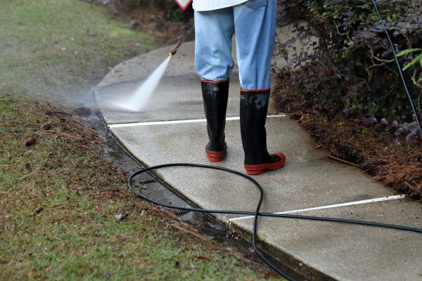 Cost of Sidewalk Pressure Cleaning in Oconomowoc