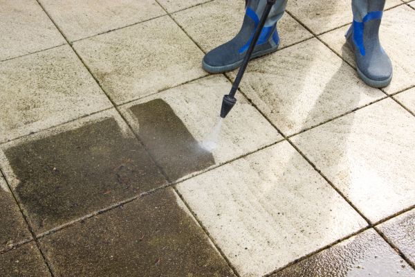 Cost of Outdoor Concrete Cleaning in Oconomowoc