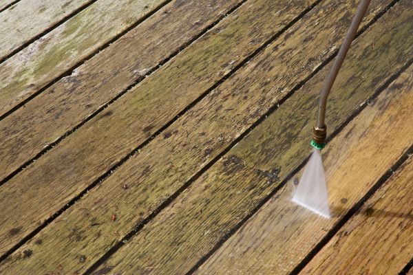 Cost of Deck Mold Removal in Oconomowoc
